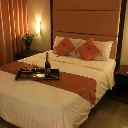 O Hotel Баколод Екстериор снимка