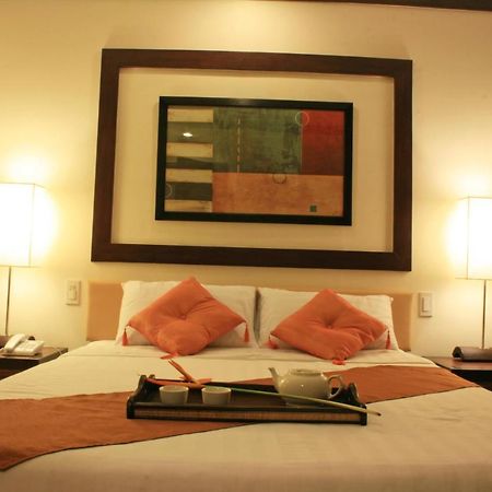O Hotel Баколод Екстериор снимка